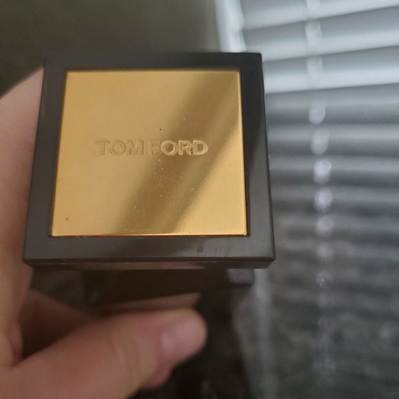 "Fleur de Chine" by Tom Ford Fragrance - Picture 4 of 7